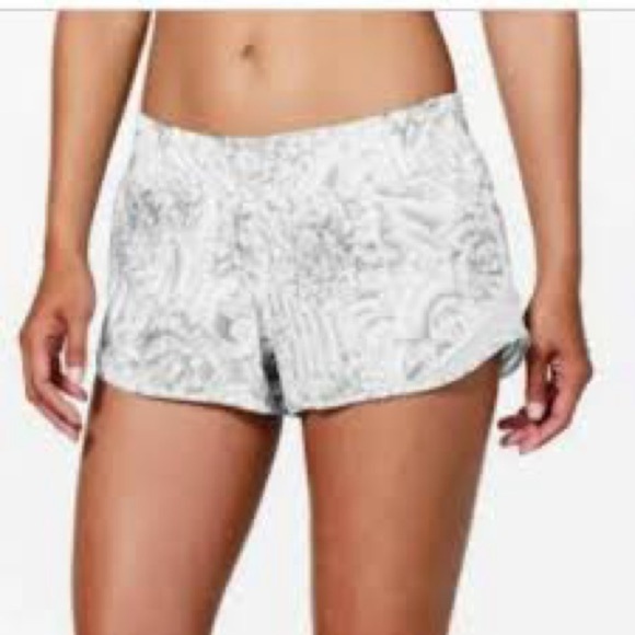 Lululemon Athletica Short Gray floral gray and white size 4 - Picture 1 of 6